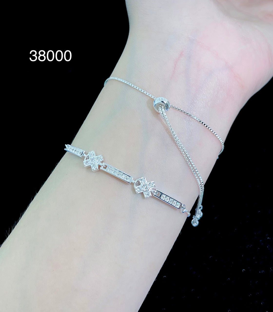 925 Silver Bracelet Women's Stop icon design with a drawn-style